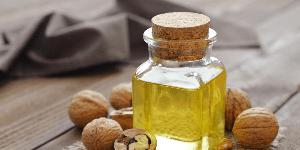 Как правильно принимать масло грецкого ореха, чтобы получить пользу, а не вред?